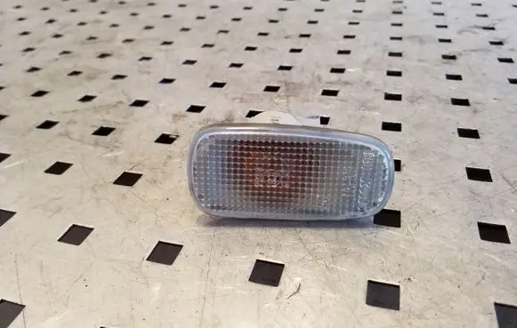 Toyota RAV 4 (XA20) Front fender indicator light
