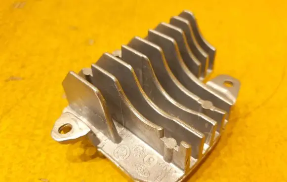 BMW 4 G22 G23 G24 G26 Voltage converter/converter module 9230723R