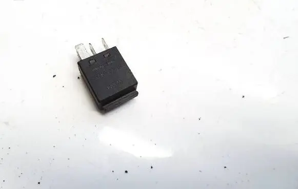 Audi A4 S4 B5 8D Other relay 95VW10K705EA