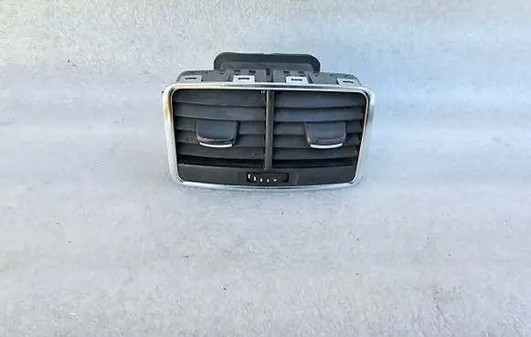 Audi A6 S6 C6 4F Rear air vent grill 4F0819203B