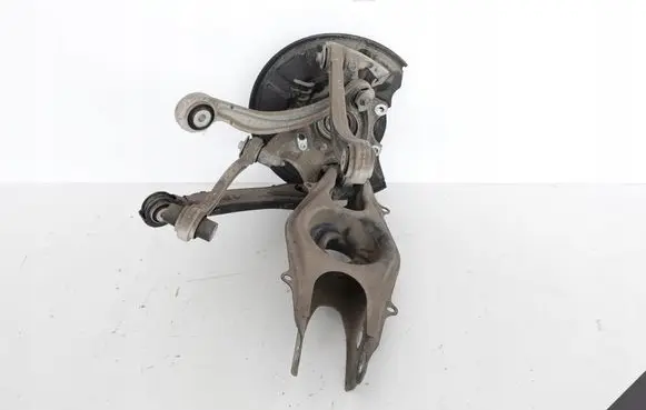 Mercedes-Benz CLS C218 X218 Rear wheel hub spindle/knuckle A2183520000