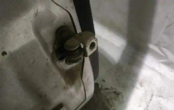 Opel Astra G Rear door check strap stopper