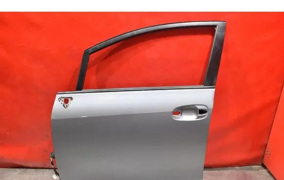 Toyota Avensis Verso Front door 