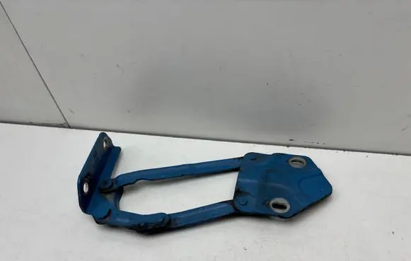 Engine bonnet/hood hinges