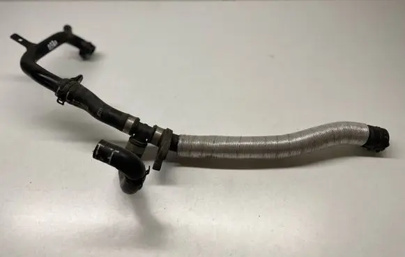 Audi Q3 8U Engine coolant pipe/hose 06J121065F 5N0122073AA