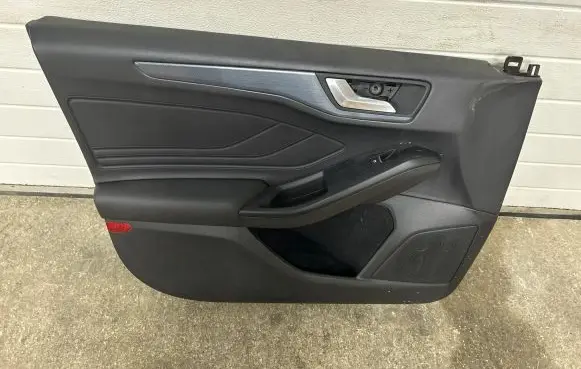 Ford Focus Front door card panel trim