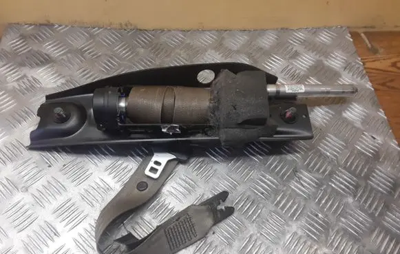 Volvo S80 Front seatbelt 30734848