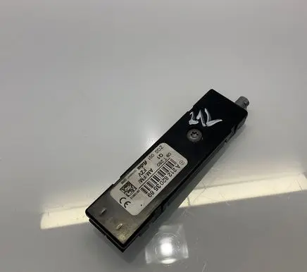 Mercedes-Benz E W212 Aerial antenna amplifier A2128203589 09T280 28105512
