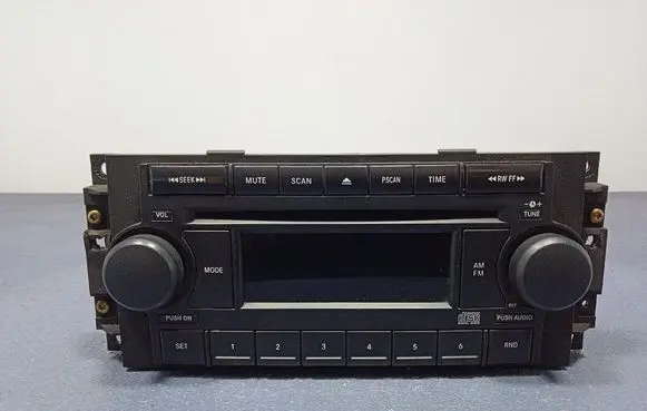 Radio/CD/DVD/GPS head unit