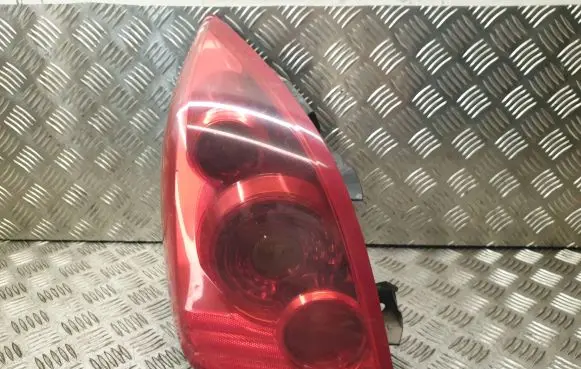 Nissan Primera Rear/tail lights 89025259