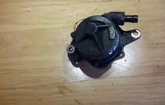 Opel Omega B1 Vacuum pump 7216250