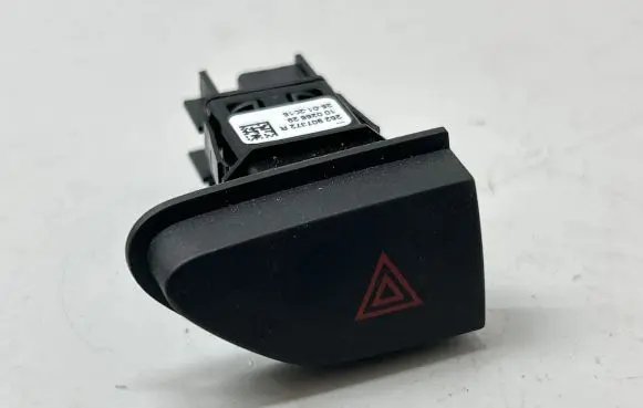 Renault Captur Hazard light switch 252907372R 25012016 10026629