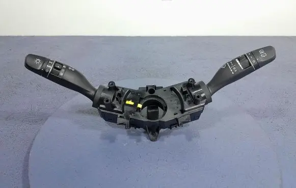 Hyundai i30 Other switches/knobs/shifts 93404-G4951
