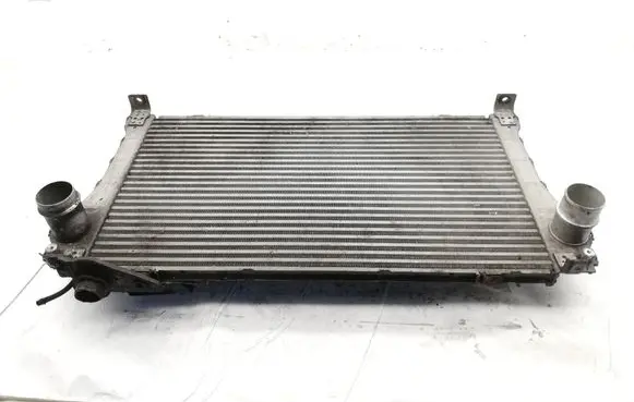 Toyota Avensis T270 Intercooler radiator 0R040 JD1271003521