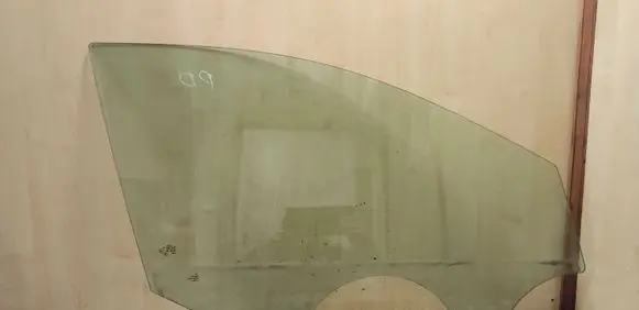 Seat Toledo IV (NH) Front door window glass four-door