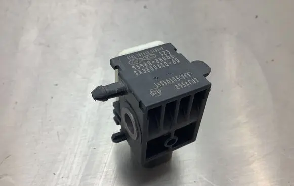 Hyundai Santa Fe Airbag deployment crash/impact sensor 959202B000 SA320080000