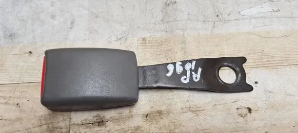 Mitsubishi Space Wagon Front seatbelt buckle 031107C5X