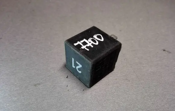 Volkswagen PASSAT B5 Other relay 191953227A