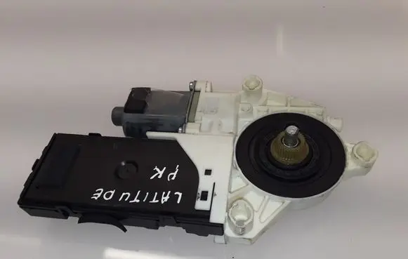 Renault Latitude (L70) Front door window regulator motor 5556210200 503621020503 978399100