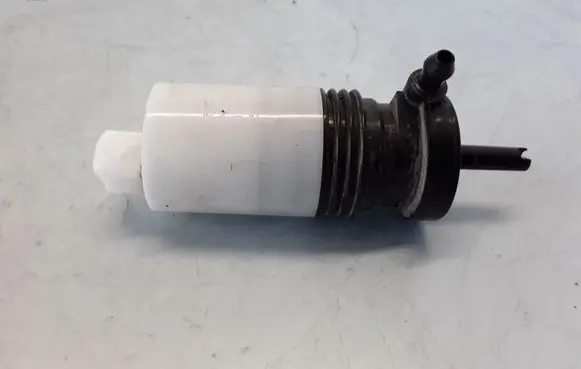 Volvo XC60 Headlight washer pump 