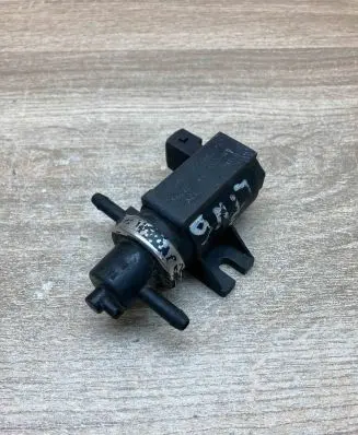Volkswagen PASSAT B5 Turbo solenoid valve 1H0906627 Used