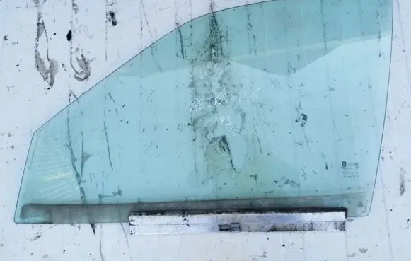 Opel Astra F Front door window glass four-door