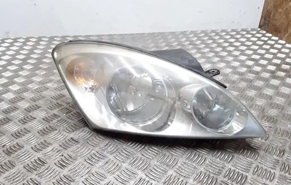 KIA Ceed Headlight/headlamp 921021h000