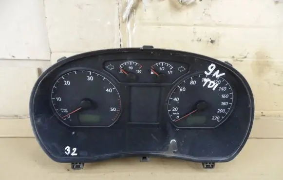 Volkswagen Polo Speedometer (instrument cluster) 6Q0920800M 110080124015