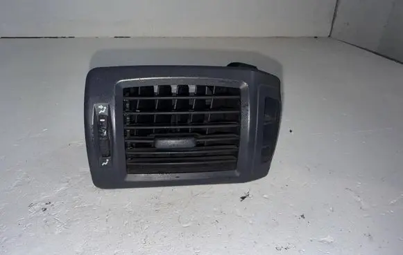 Renault Clio II Dashboard side air vent grill/cover trim 86195220