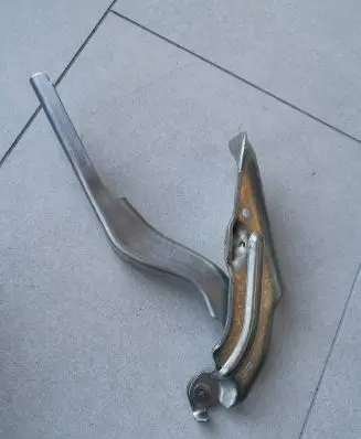Skoda Fabia Mk3 (NJ) Engine bonnet/hood hinges 6V0823302