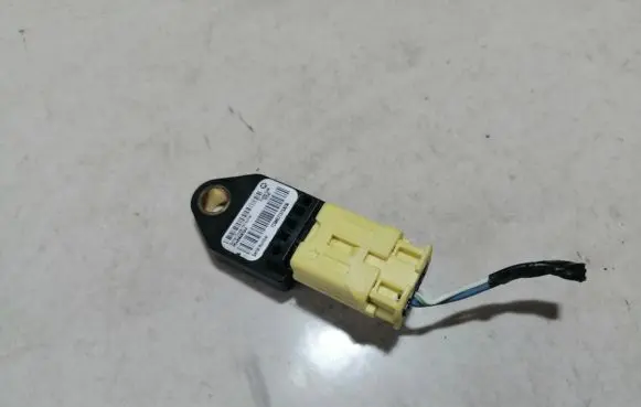 Dodge Caliber Airbag deployment crash/impact sensor P04896065AA