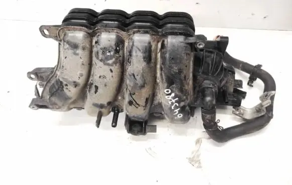 Toyota Yaris Intake manifold
