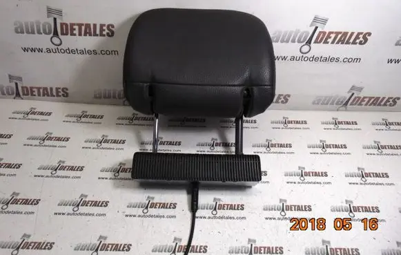 Volvo XC90 Third row seat headrest 