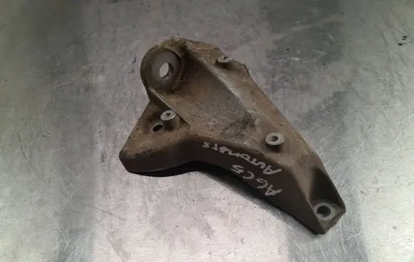 Audi A6 S6 C5 4B Engine mounting bracket 8D0399113AC
