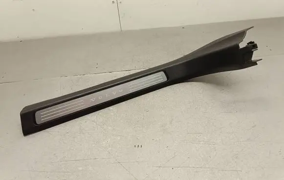 Volvo S90, V90 Front sill trim cover 31377617