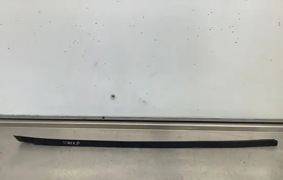 Volvo V70 Windshield trim 31214492