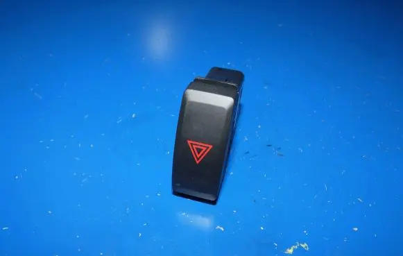 Mazda 6 Hazard light switch GKL1664H0 K0021 4182T270EA