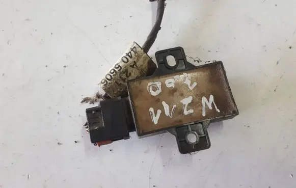 Mercedes-Benz E W211 Tire pressure control unit A0018275101
