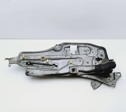 Renault Laguna I Front door manual window regulator 