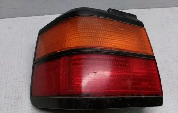 Volkswagen PASSAT B3 Rear/tail lights 357945257