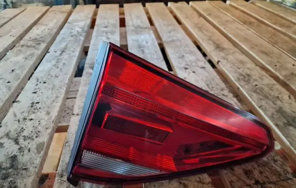 Volkswagen Touran III Tailgate rear/tail lights 5TA945309