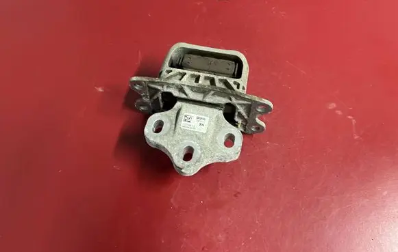 BMW X1 F48 F49 Gearbox mount 6853449