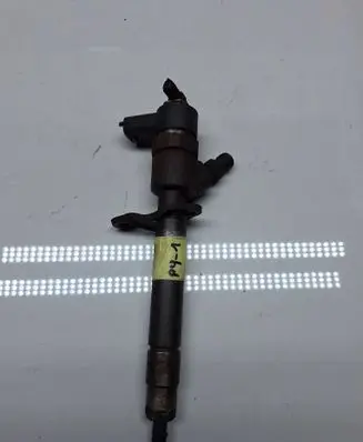 Volvo XC70 Fuel injector 30750283
