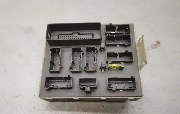 Ford Focus Fuse module 518239801