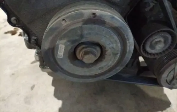 Renault Laguna III Crankshaft pulley 8200767762