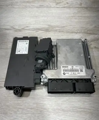 BMW 5 E60 E61 Engine ECU kit and lock set 7811151 170079301 0281015130