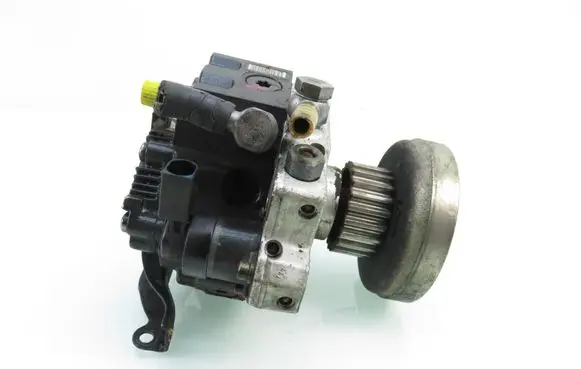 Audi A6 S6 C6 4F Fuel injection high pressure pump 0445010090 059130755E