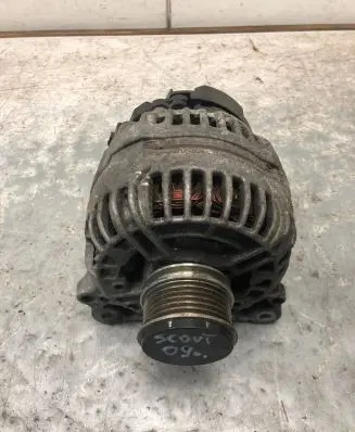Skoda Octavia Mk2 (1Z) Generator/alternator 06F903023F
