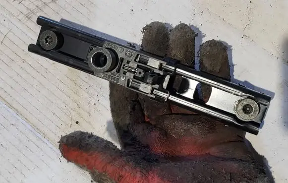 Renault Trafic III (X82) Seat belt adjustment rail 878242668R 93868123 34139117