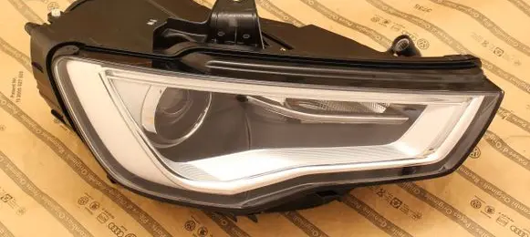 Audi A3 S3 8V Headlight/headlamp 8V0941006